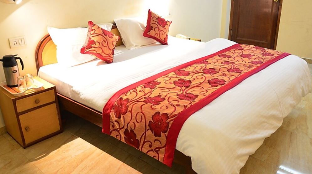 Hotel TRG Deluxe Rooms Double Bed 6