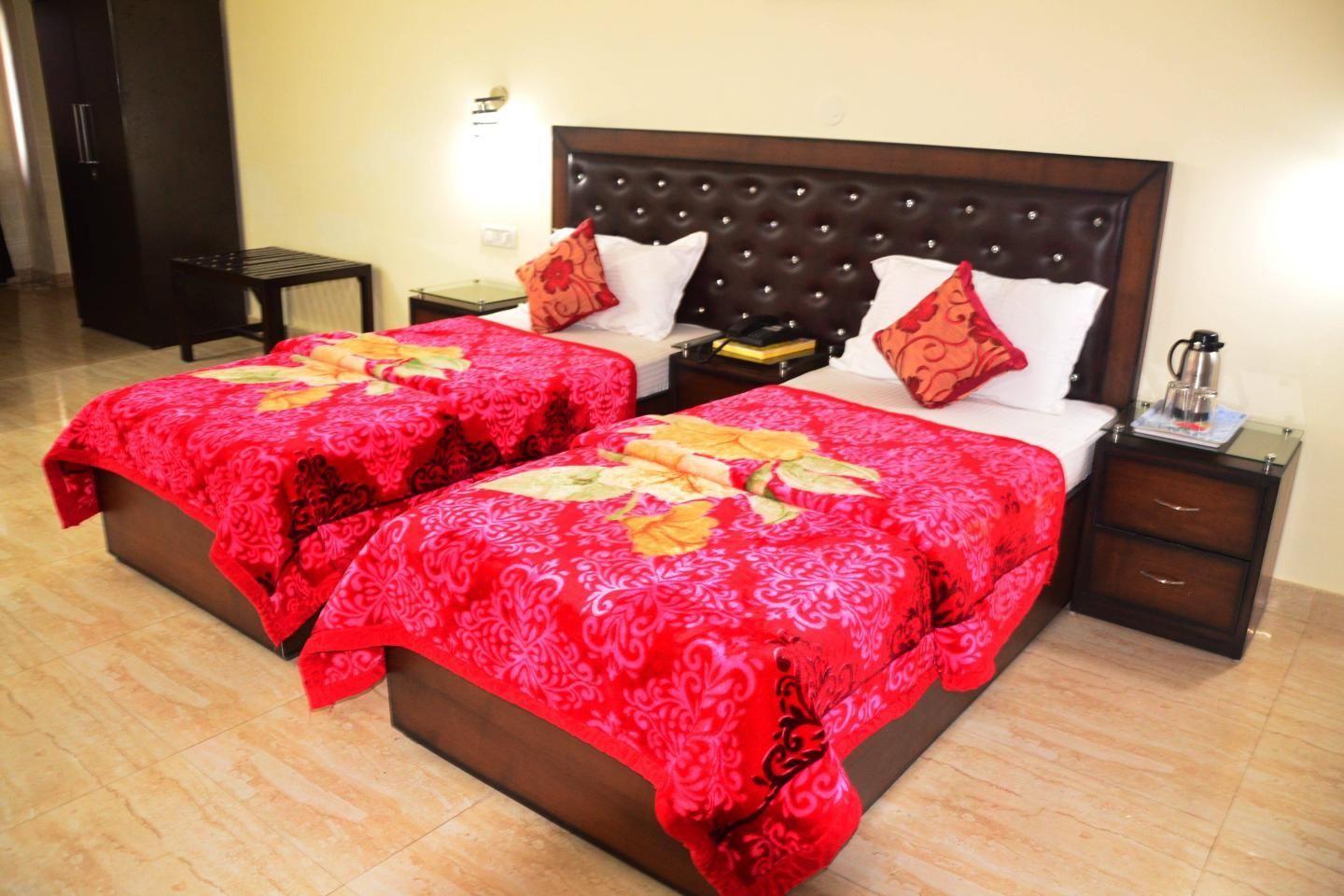 Super Deluxe Twin Bed Room