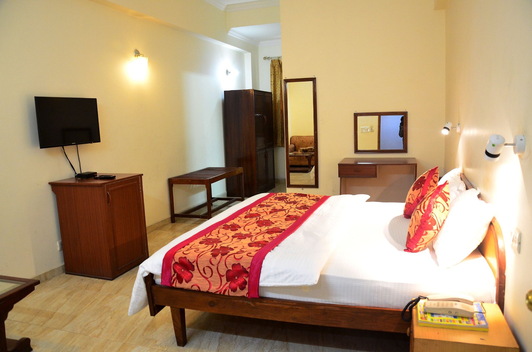 Hotel TRG Deluxe Rooms Double Bed 3
