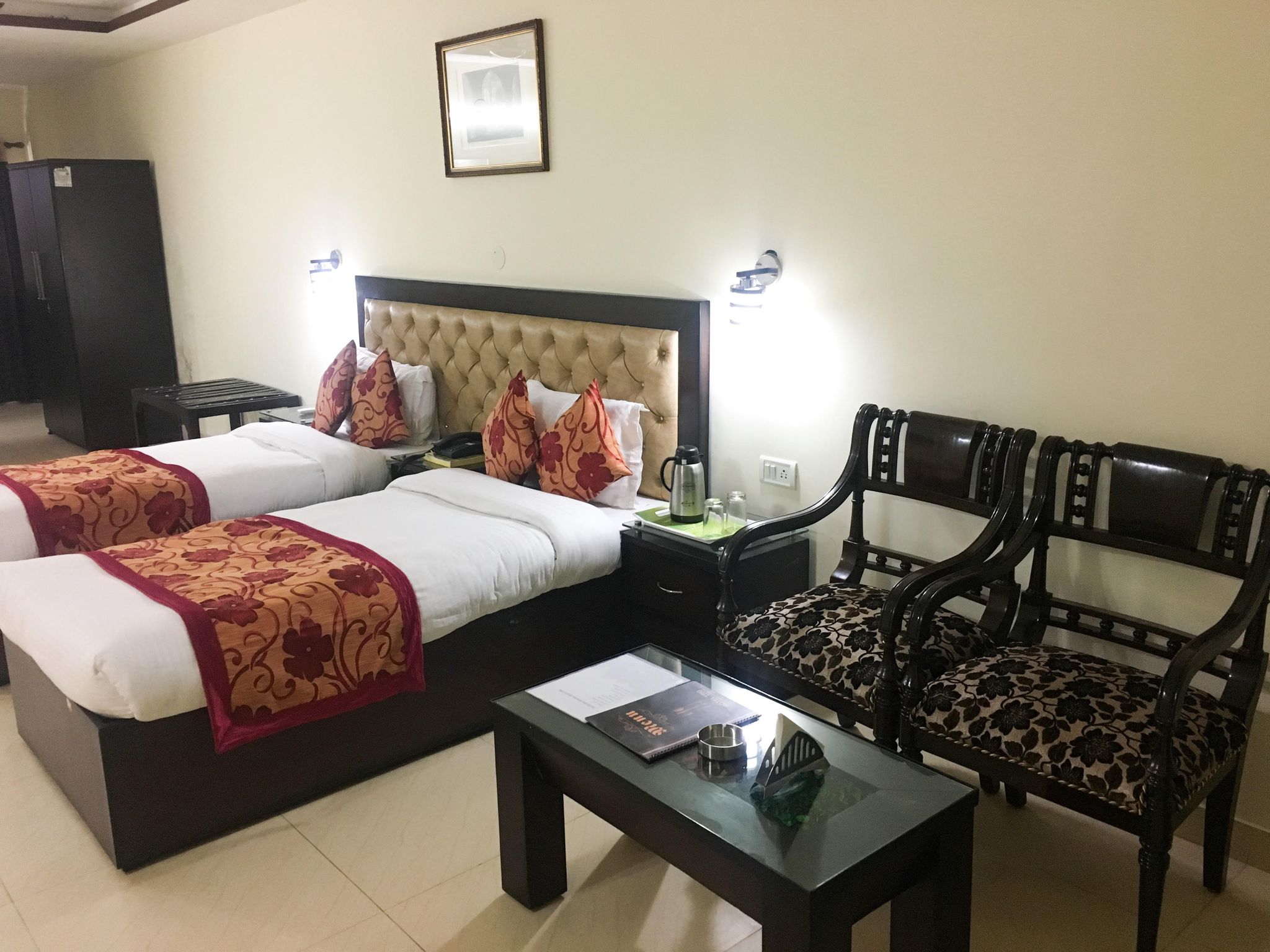 Super Deluxe Twin Bed Room