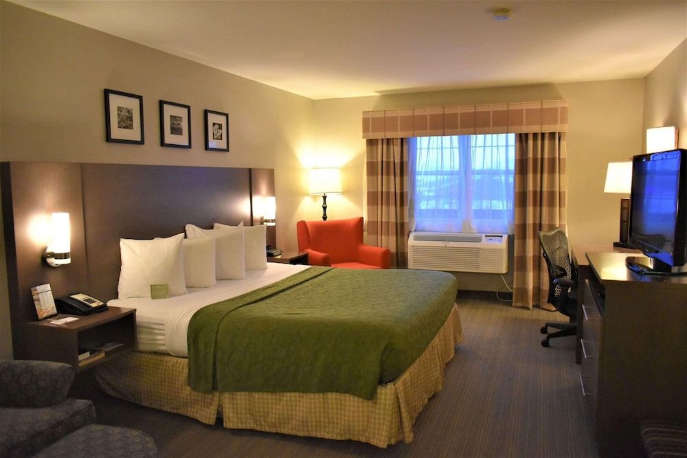 Suite, 1 King Bed, Accessible, Jetted Tub