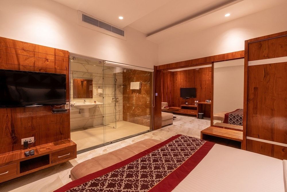 Clarks Inn Ambala Premium Room, 1 Double Bed, Non Smoking 6