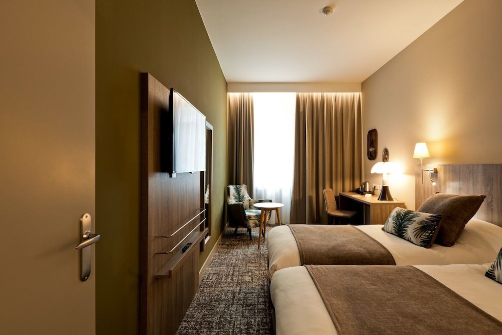 Best Western Crequi Lyon Part Dieu Superior Room, 2 Twin Beds, Non Smoking 2