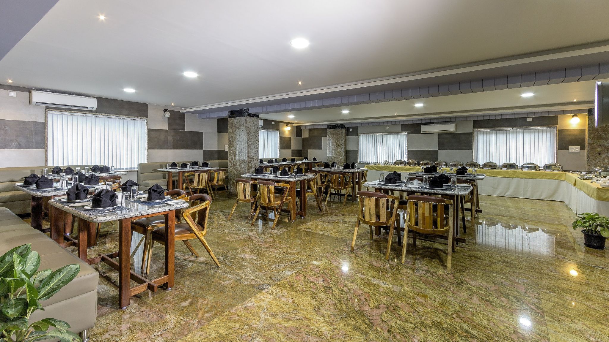 Food & Dining