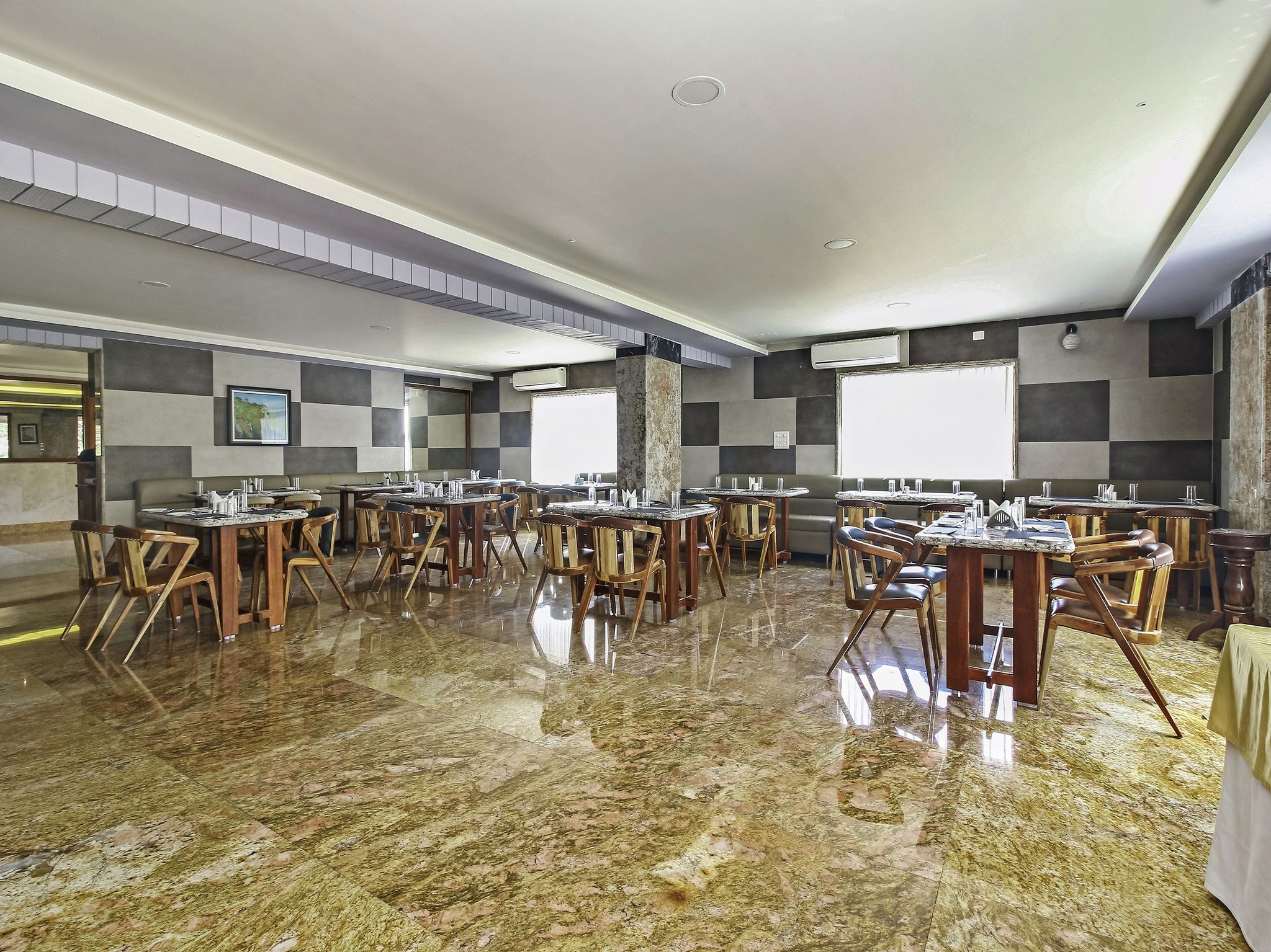 Food & Dining