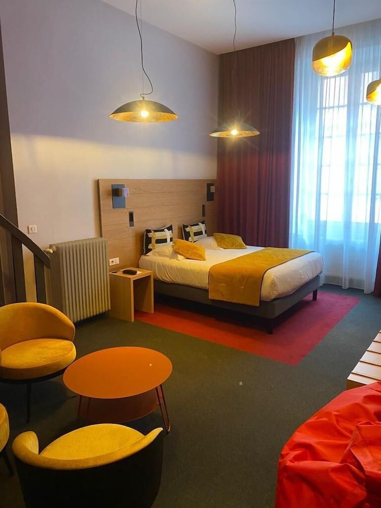 Hôtel des Princes – Chambéry Centre Family Suite
