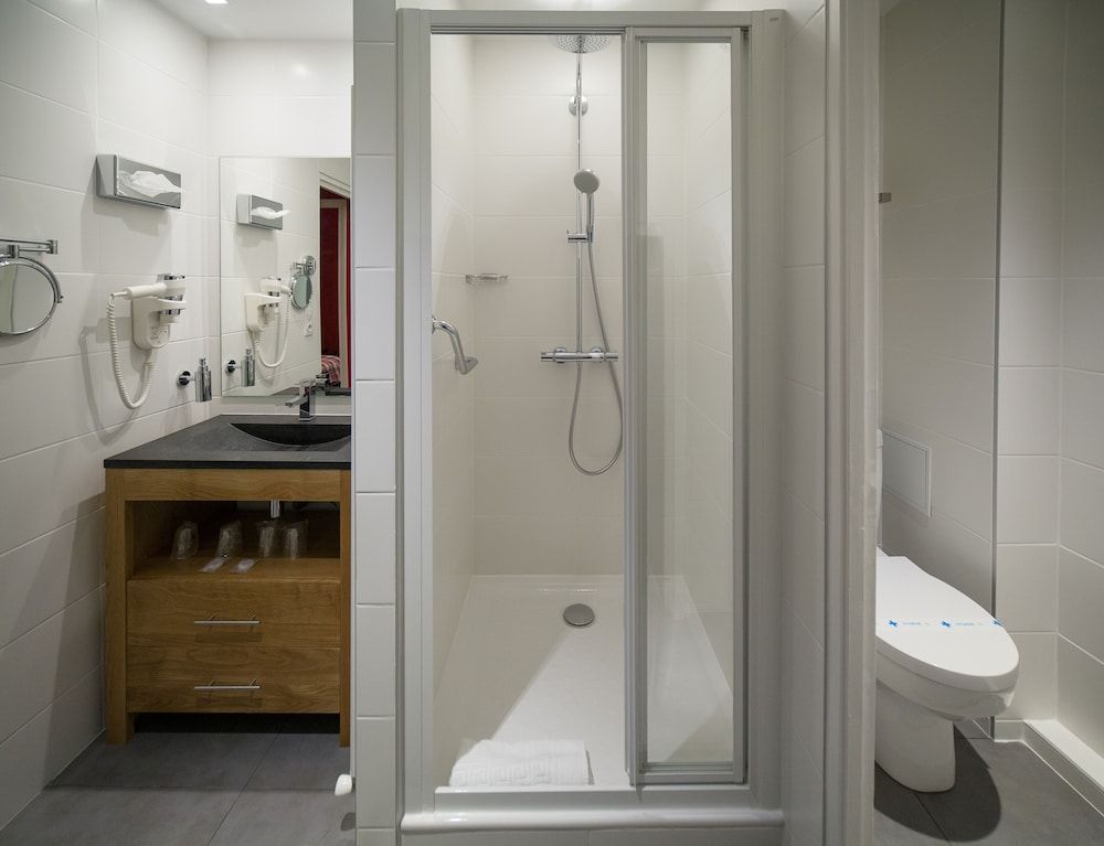 Hôtel des Princes – Chambéry Centre Family Suite 3