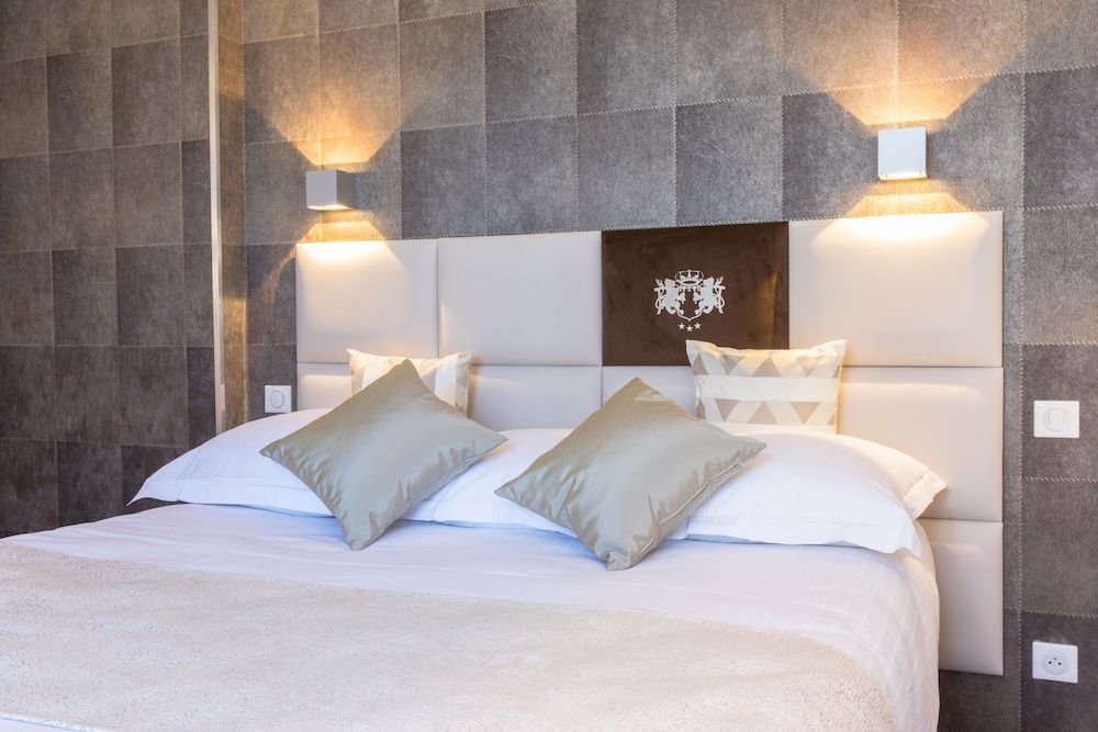 Hôtel des Princes – Chambéry Centre Triple Room 4