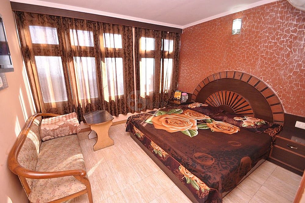 Hotel Sidharath Deluxe Room 10