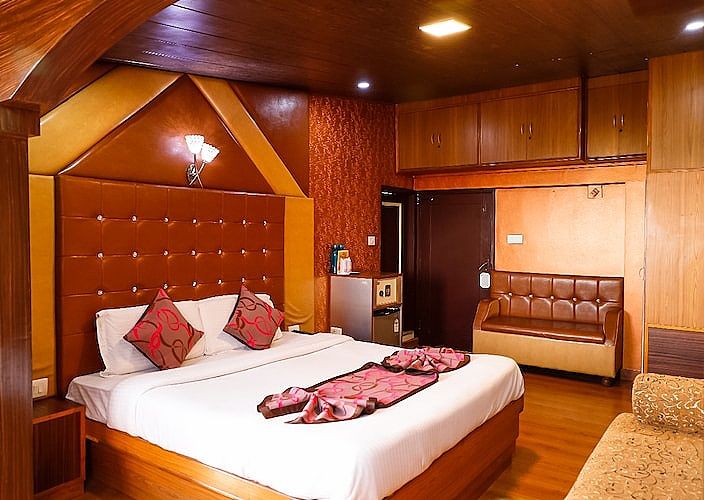 undefined Hotel Sidharath 5