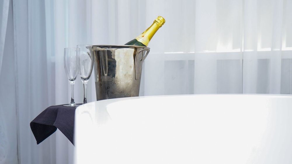 Executive Plaza Hotel Metro Vancouver Deluxe Double 6