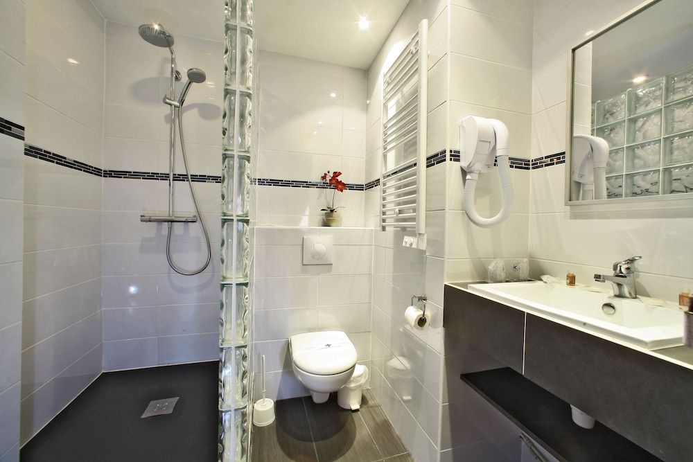 The Originals City, Hotel de Bordeaux, Bergerac center Standard Double Room Single Use, Air conditioning 5