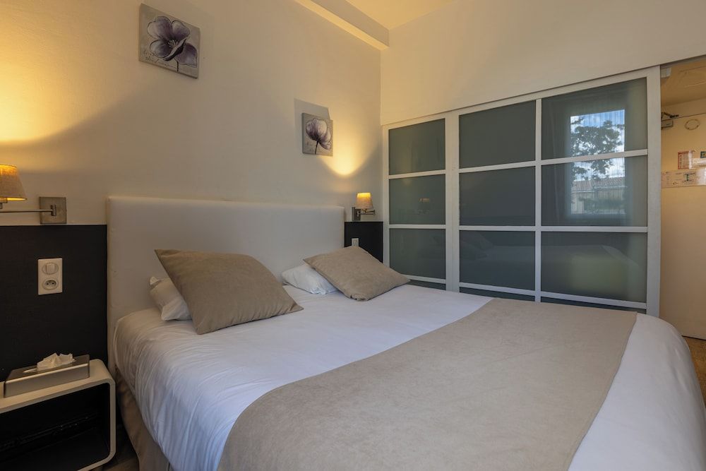 The Originals City, Hotel de Bordeaux, Bergerac center Standard Double Room Single Use, Air conditioning 3