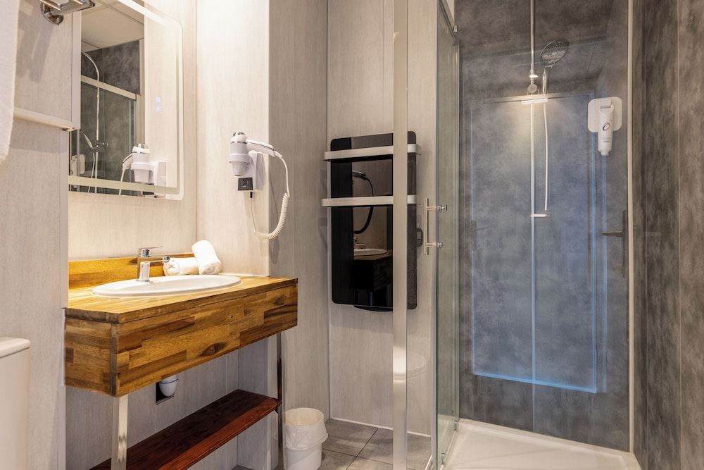 The Originals City, Hotel de Bordeaux, Bergerac center Standard Double Room, Air conditioning 7