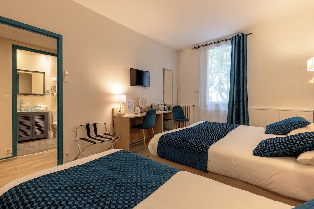 The Originals City, Hotel de Bordeaux, Bergerac center Family Triple Room, Air conditioning 3