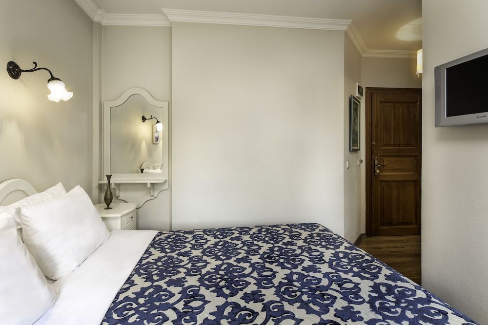 Hotel Sari Konak Economy Double Room 2