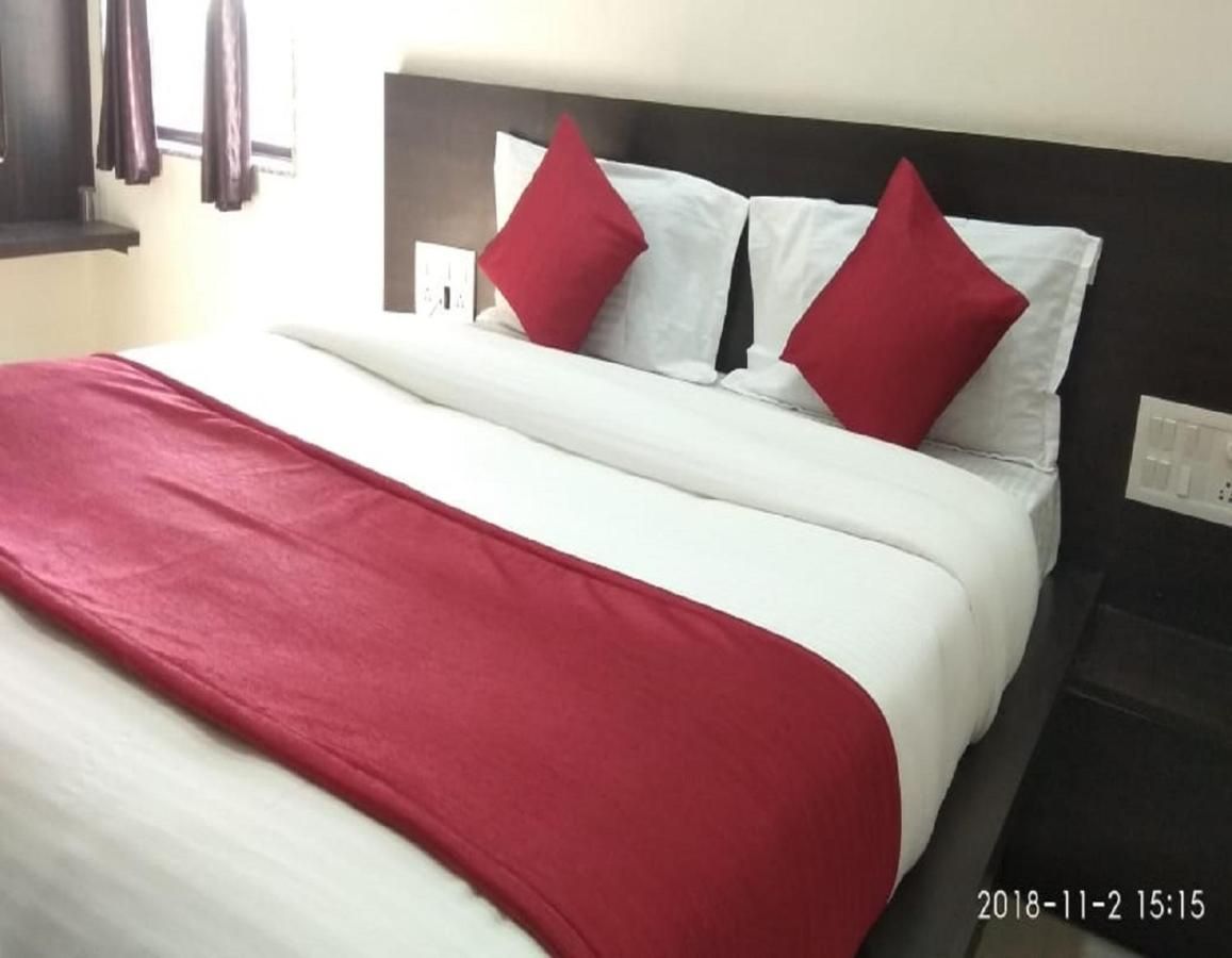 Hotel Gayatri Deluxe Non AC Room 2