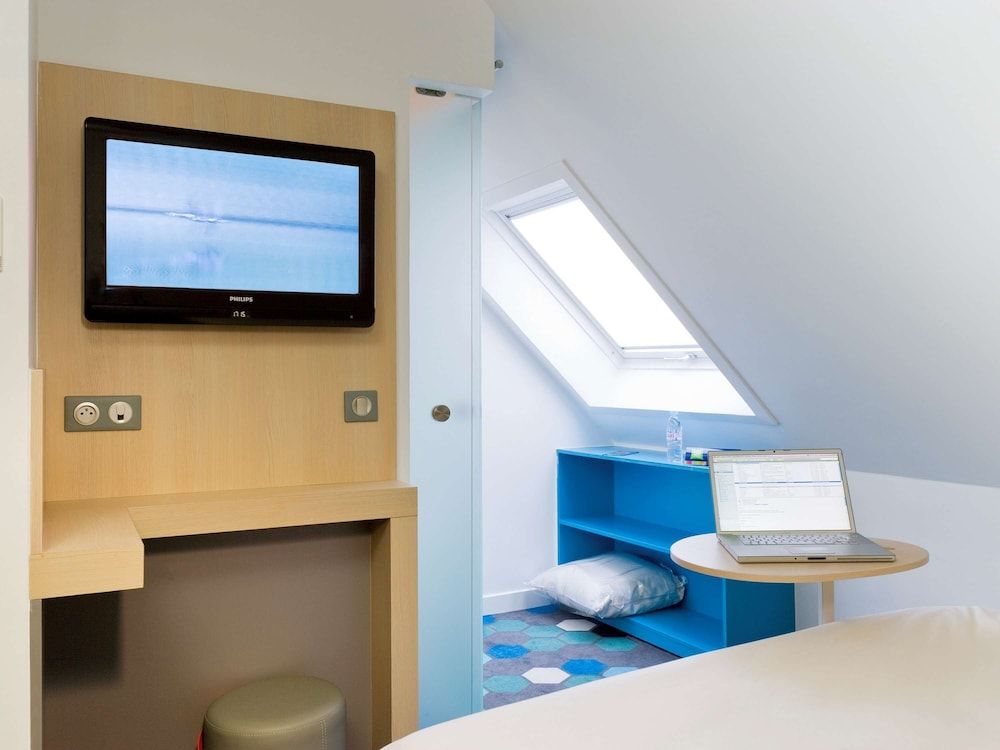 ibis Styles Paris Cadet Lafayette Standard Double Room, 1 Double Bed 9
