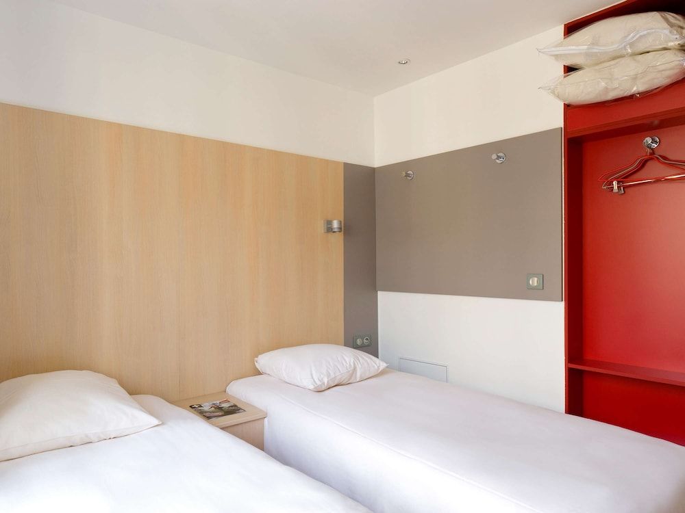 ibis Styles Paris Cadet Lafayette Standard Double Room, 1 Double Bed 3