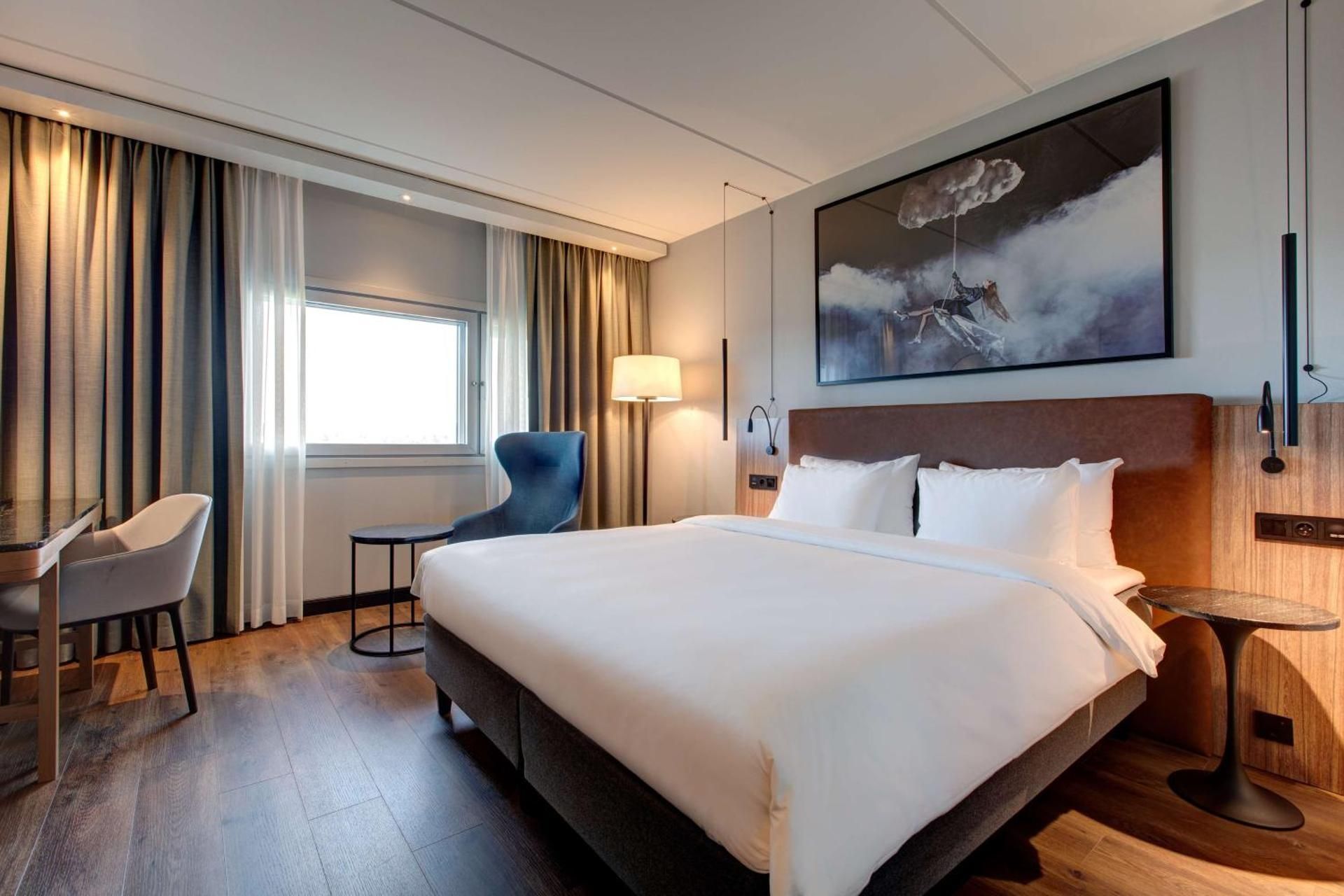 Superior Room - Airport View