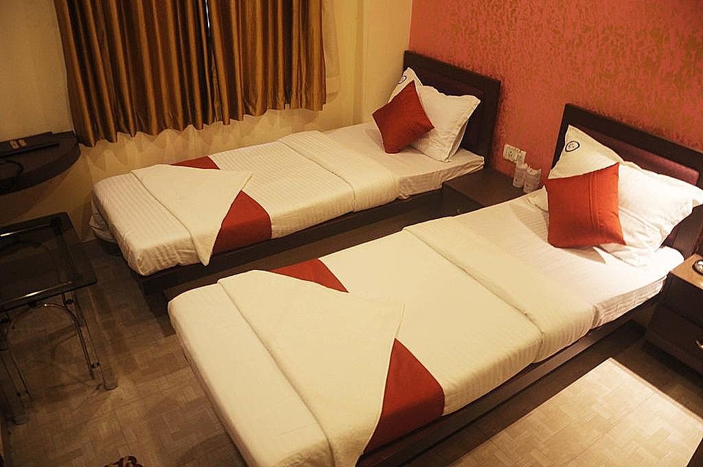 Twin Bed AC Room with Free Wifi
