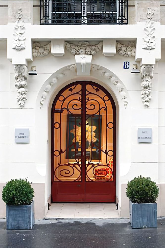 undefined La Manufacture 6