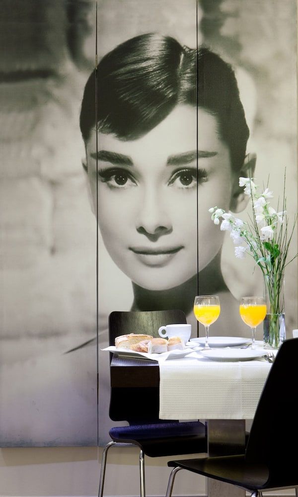 undefined SM Hotel Teatre Auditori 9