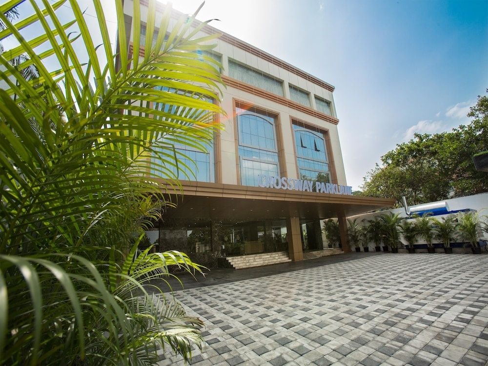 undefined Crossway Parklane Airport Hotel Chennai 8