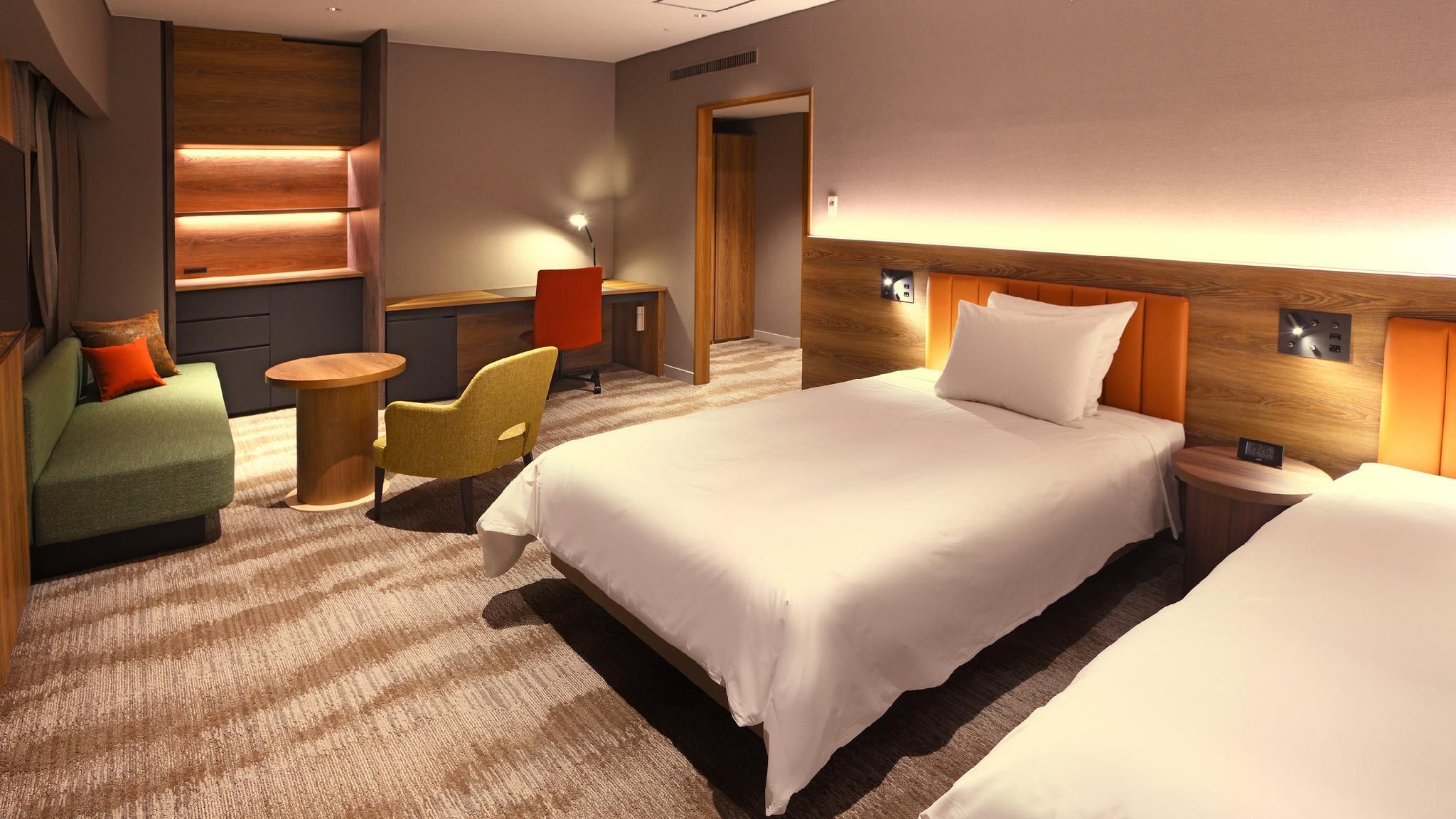 2 Single Suite Separate Bath And Walk In Shower