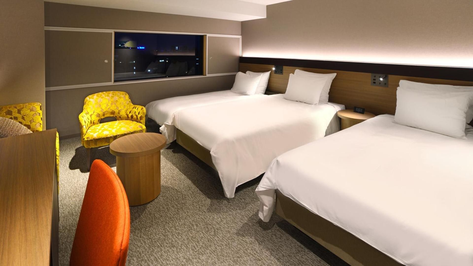 Standard Twin Room with Sofa Bed - Mid Floor