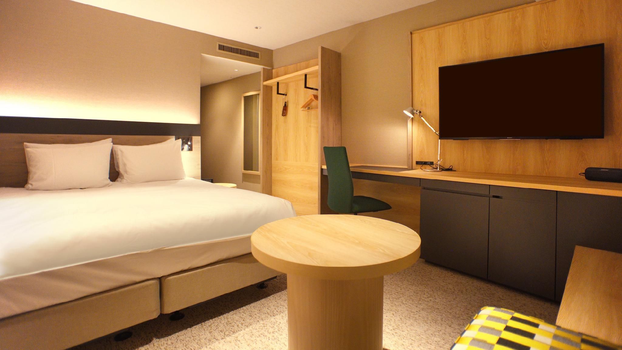 1 Queen Premium High Floor