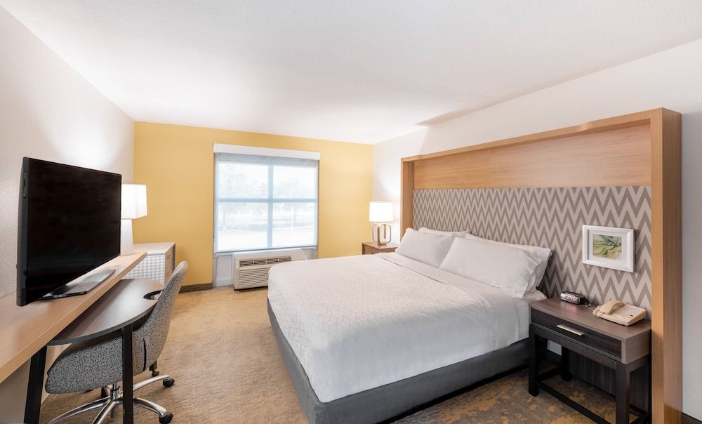 Standard Room, 1 King Bed
