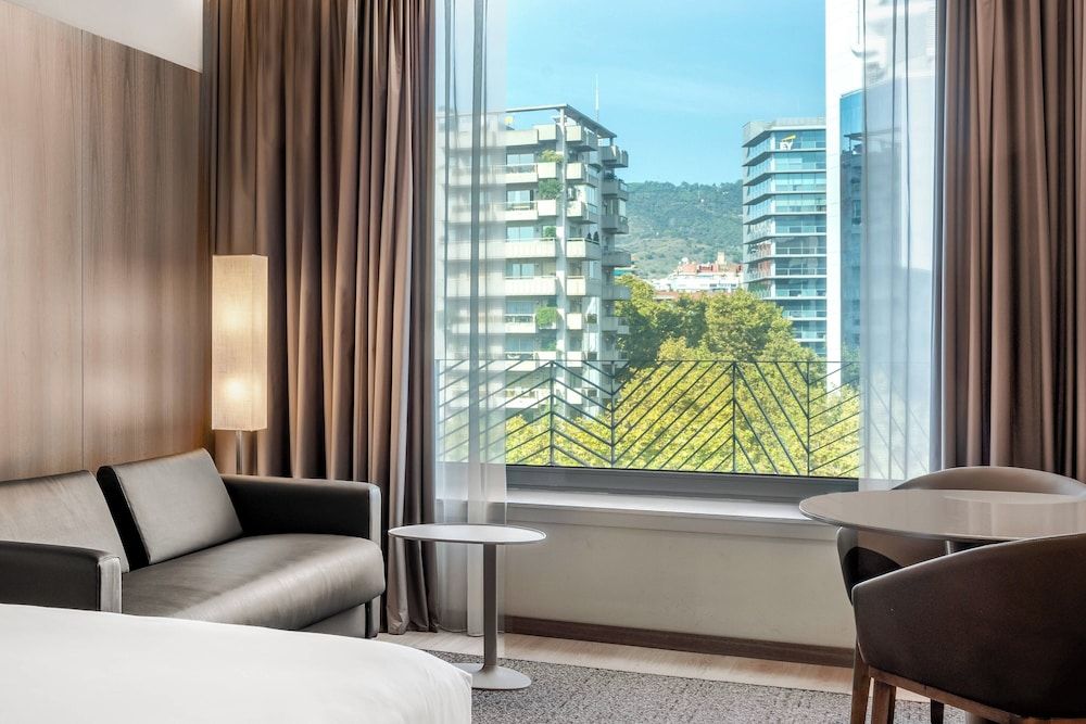 AC Hotel Diagonal L'Illa by Marriott Standard Room, 1 King Bed, Non Smoking 4