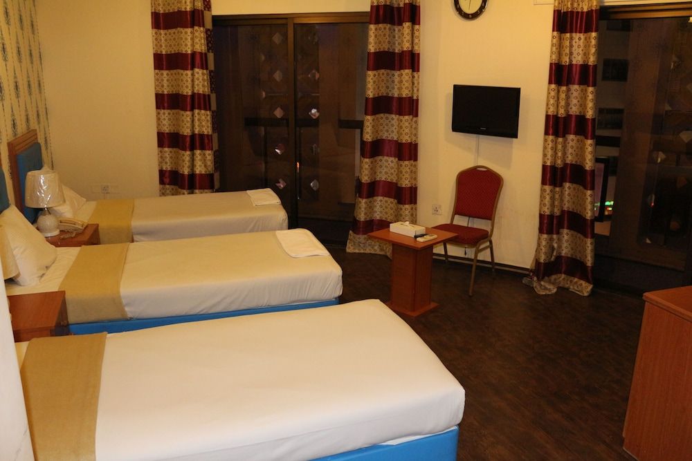 New Avon Hotel