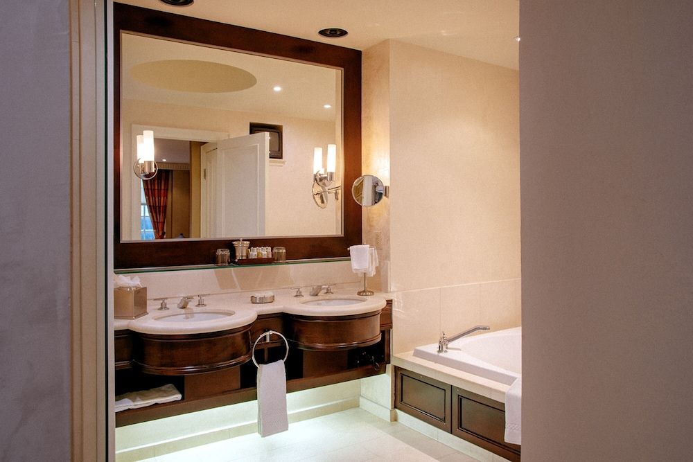 undefined Windsor Arms Hotel 9