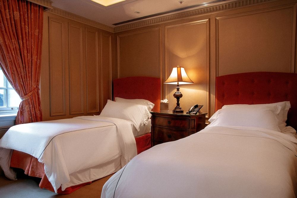 undefined Windsor Arms Hotel 7