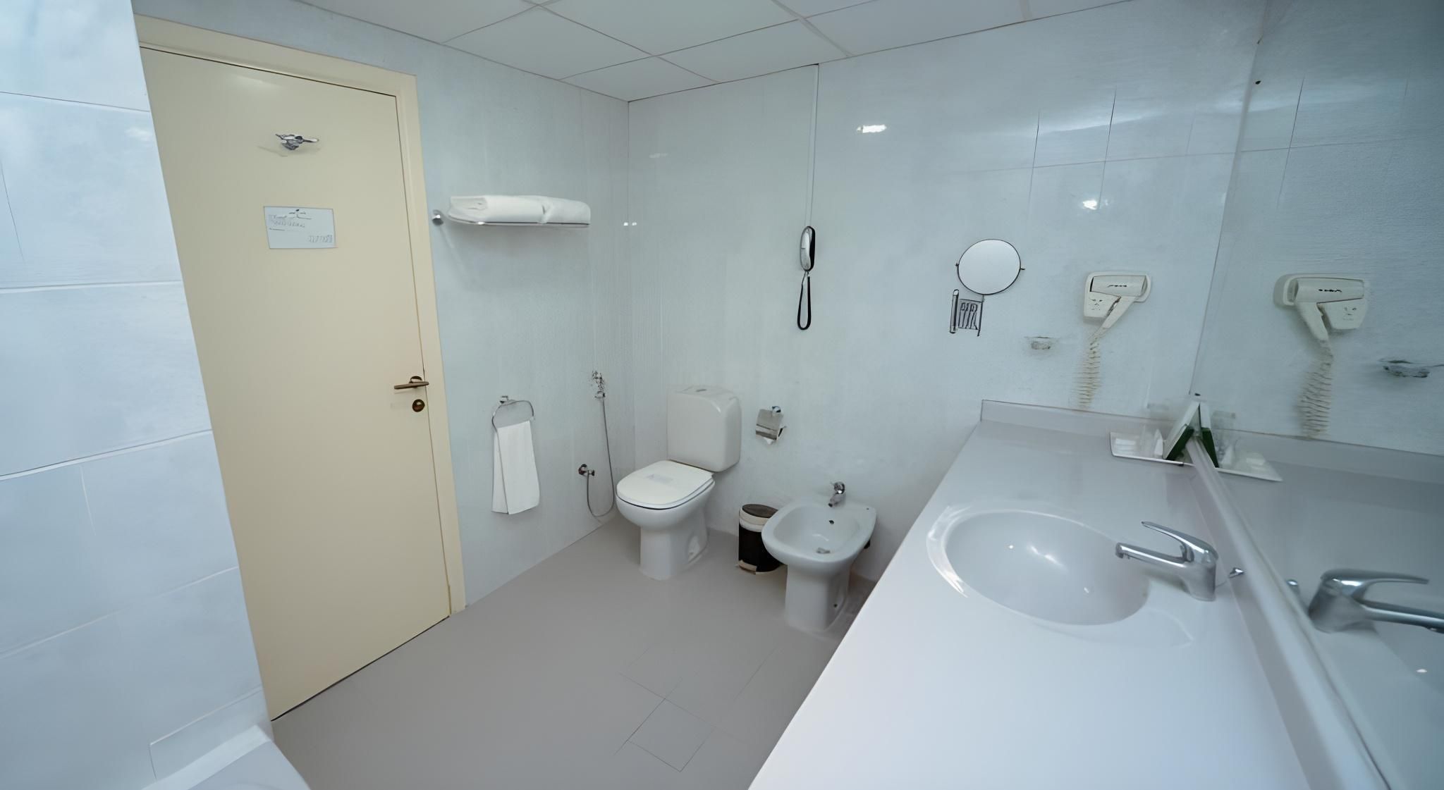 EXECUTIVE DELUXE ROOM.