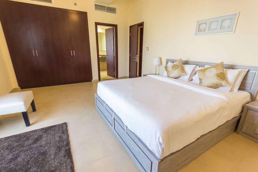 undefined Yanjoon Holiday Homes - JBR Amawj 4 5