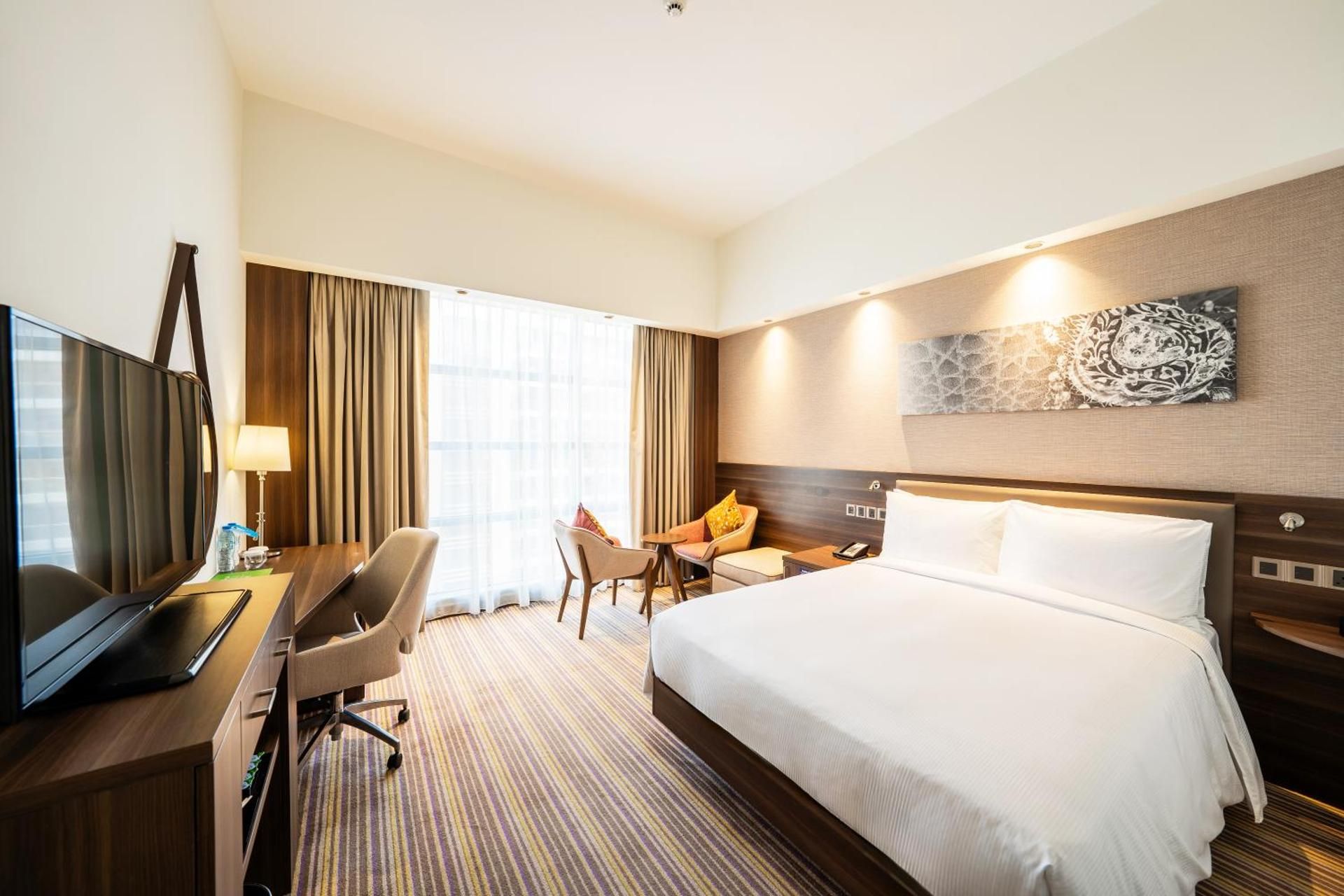 undefined Hampton by Hilton Dubai Airport 3