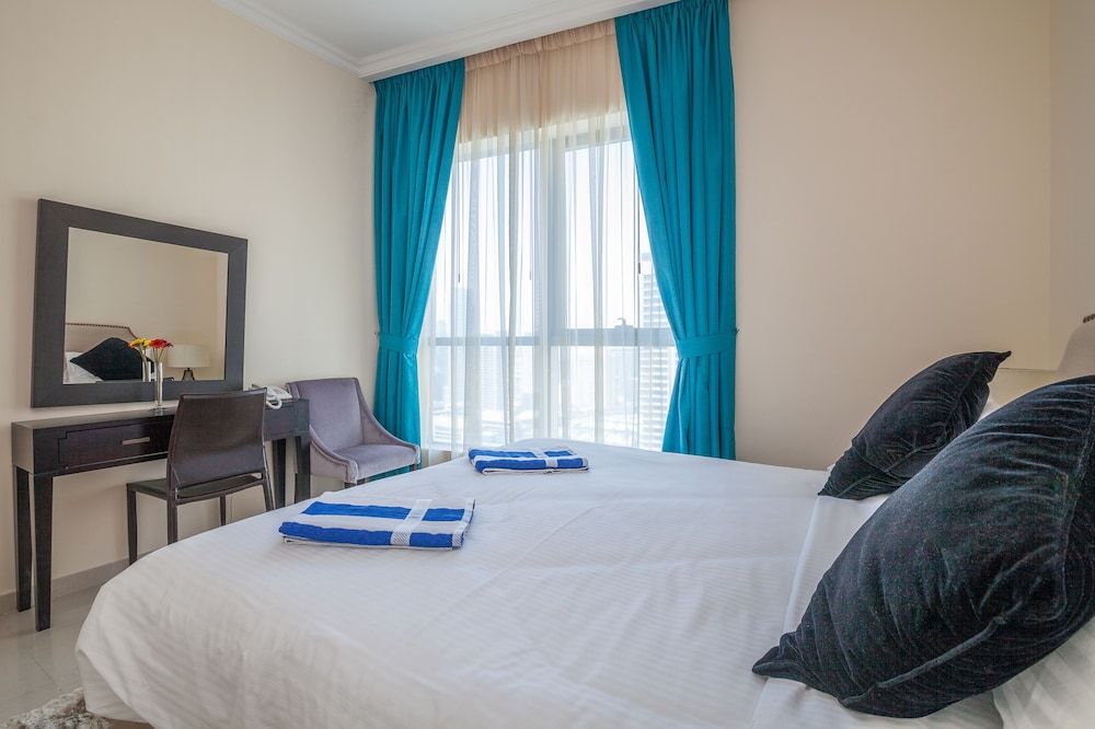 undefined Bay Central- 4 Bedroom Apartment 8