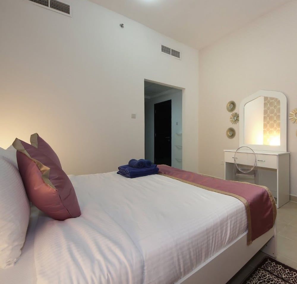 One Bedroom Apartment (3006)