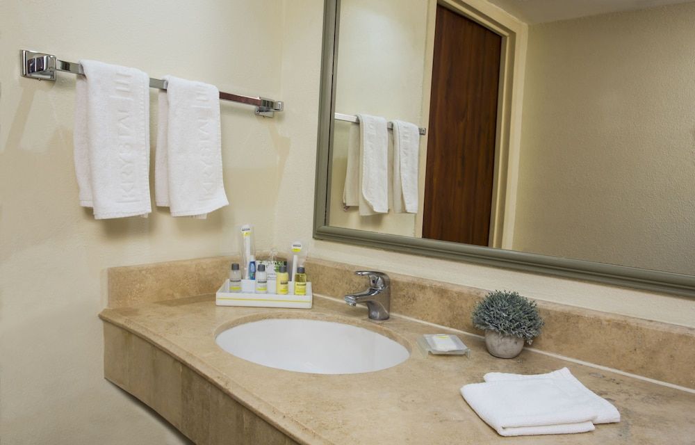 Krystal Urban Ciudad Juárez by US Consulate Standard Room, 2 Double Beds 4