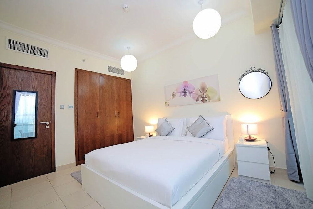 New Arabian Holiday Homes - 8 Boulevard Apartment, 1 Bedroom (2705)