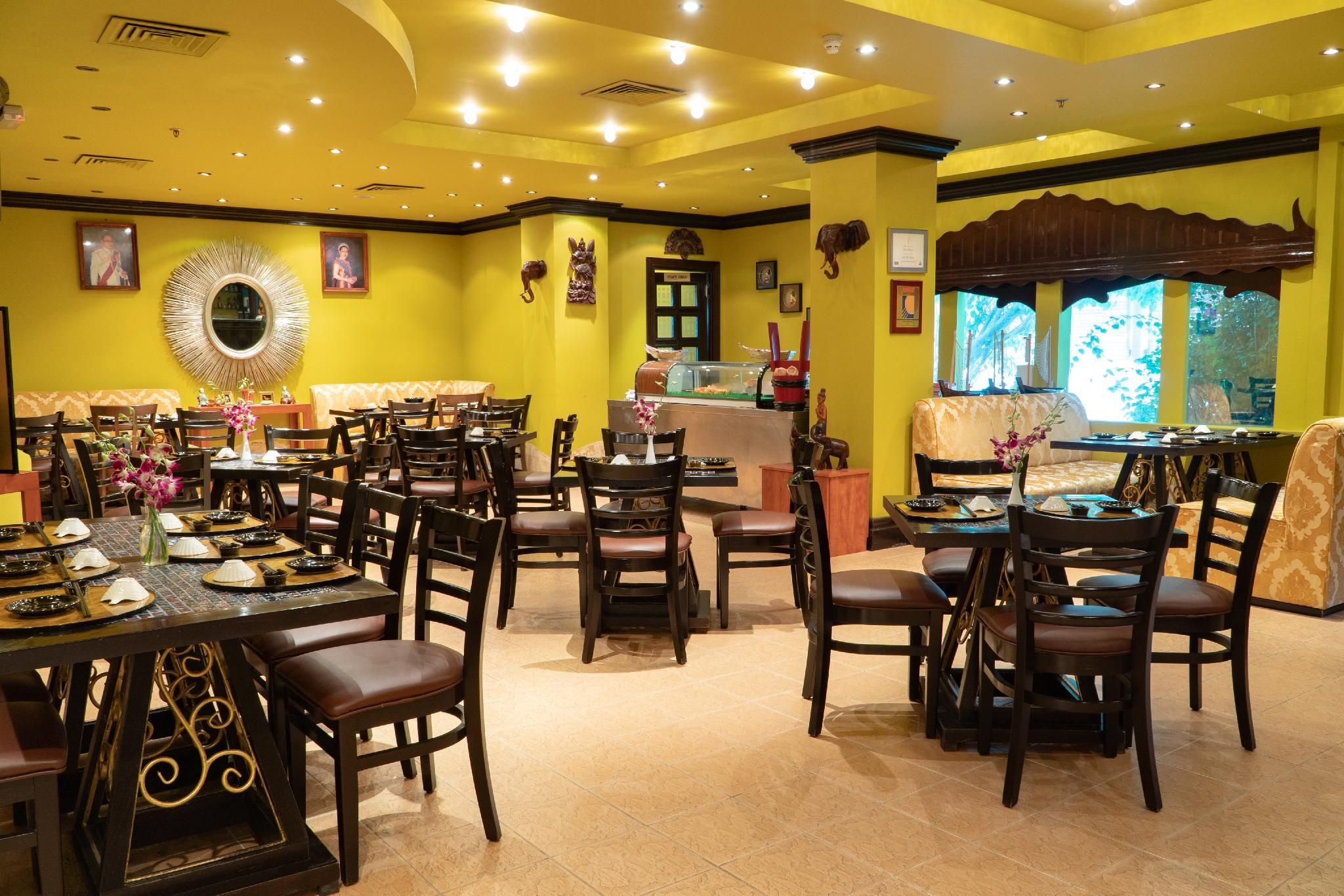 undefined Al Ain Palace Hotel 2