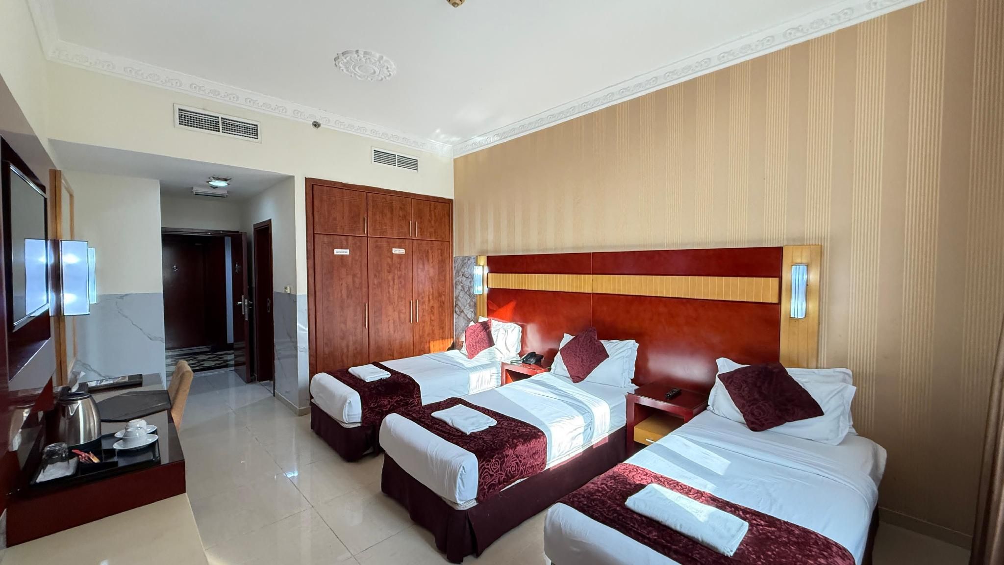 Palette Phoenix Hotel