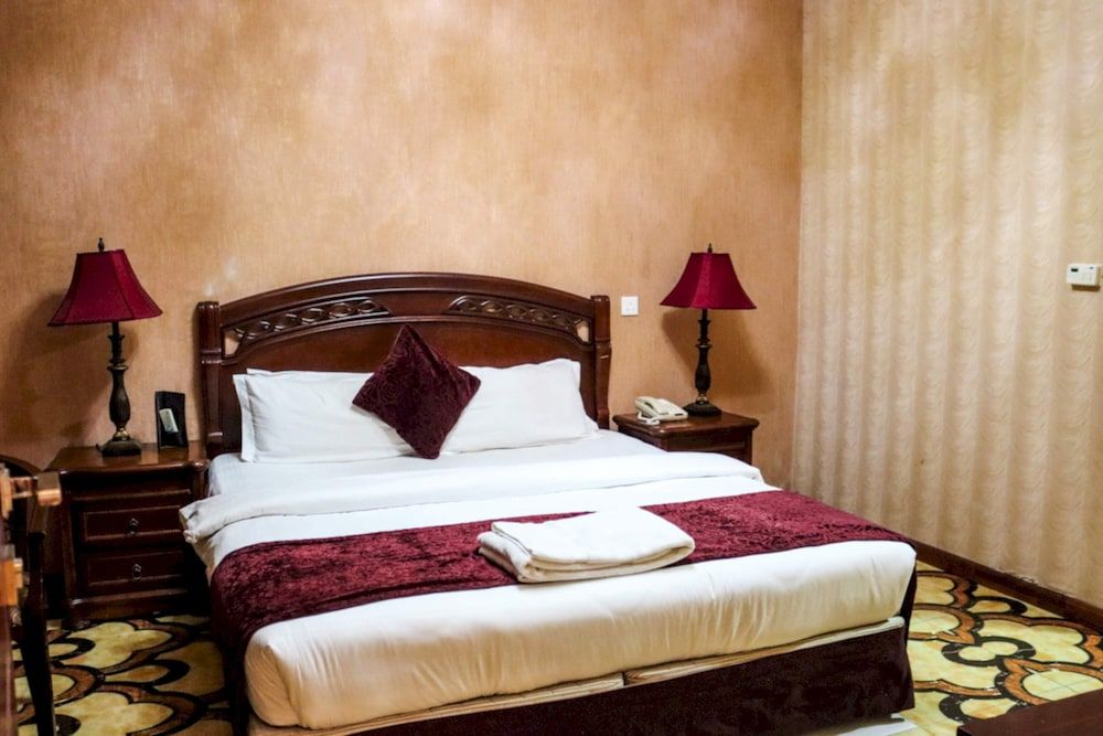 Palette Phoenix Hotel