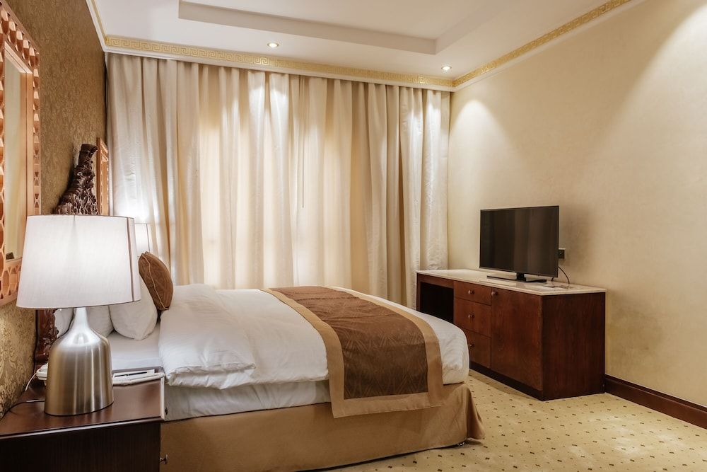 undefined CRYSTAL PLAZA AL MAJAZ HOTEL 3