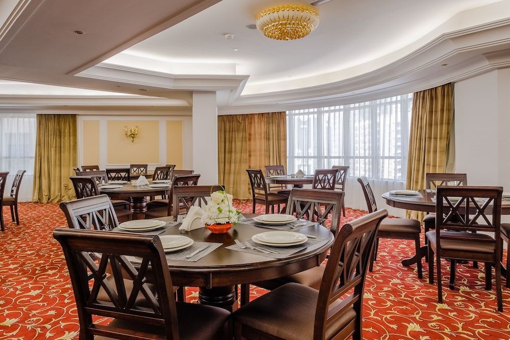 undefined CRYSTAL PLAZA AL MAJAZ HOTEL 7