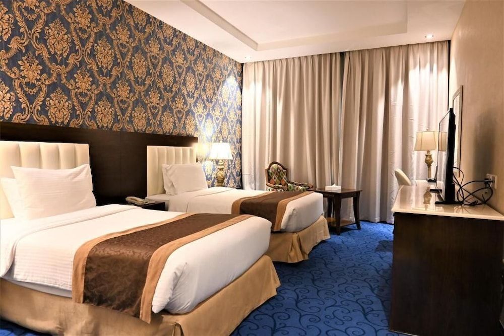undefined CRYSTAL PLAZA AL MAJAZ HOTEL