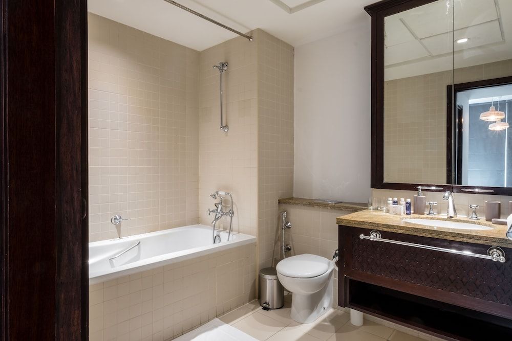 Maison Privee - Exclusive Apt w/ Burj Khalifa Next Door Apartment, 1 Bedroom, City View 4